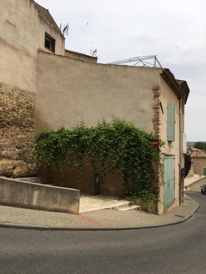 فيلا The Old Barn La Tour-dʼAigues المظهر الخارجي الصورة